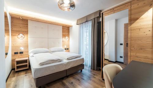 Suite with Mountain View
