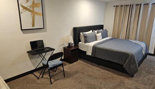 Deluxe Queen Room