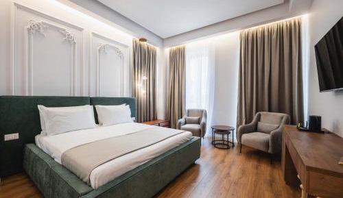 Superior Suite with Balcony