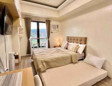 Studio with Mountain View