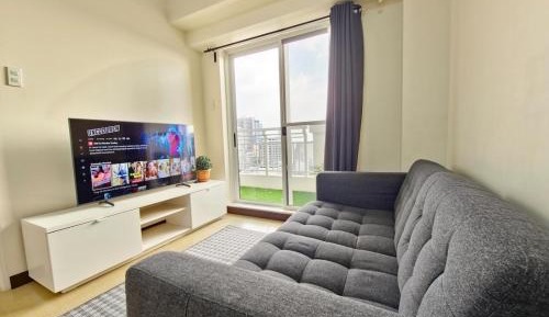 Apartment with City View