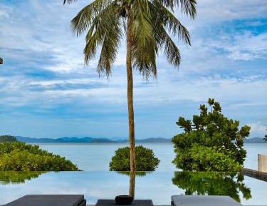 Villa - Beach Front