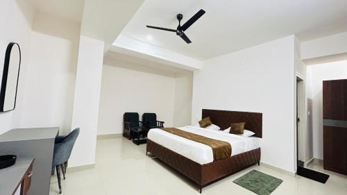 King Room with Balcony