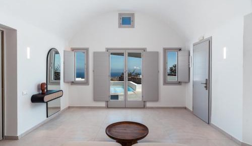 Honeymoon Suite with Private Pool & Private Jacuzzi