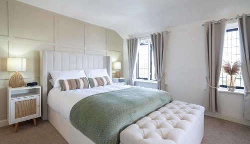 Standard King Room