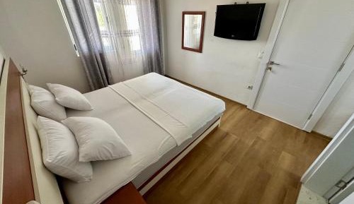 One-Bedroom Apartment with Balcony