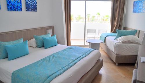 Triple Room with Garden View