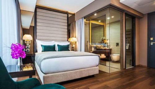 Deluxe Suite