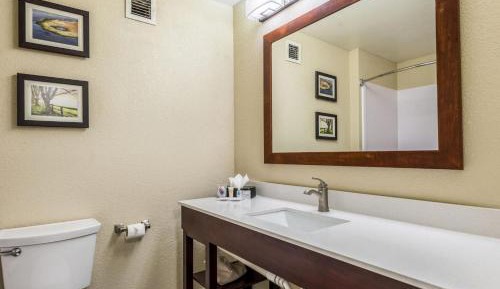 Queen Room with Two Queen Beds - Non-Smoking