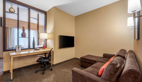 King Suite with Sofa Bed - Non-Smoking