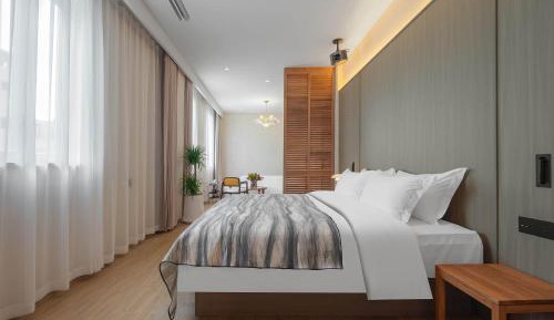 Superior King Room