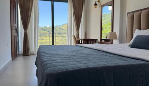 King Room with Mountain View