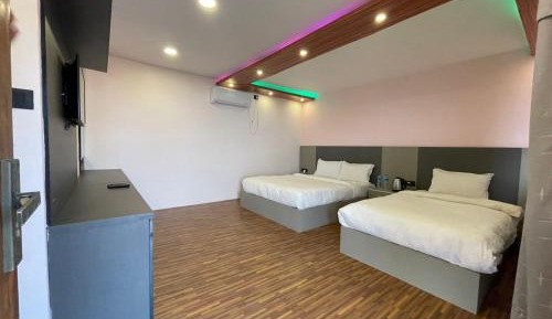 Large Twin Room