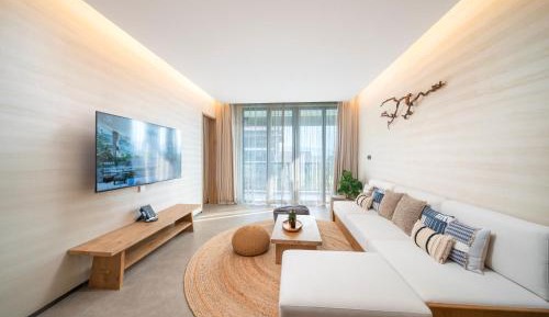 Deluxe Queen Suite