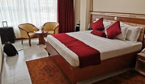 Deluxe Suite