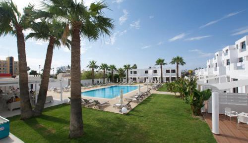 Deluxe Studio with Pool View