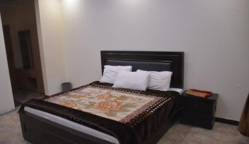 Deluxe King Suite