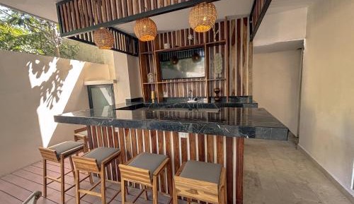 Apartment with Pool View 
