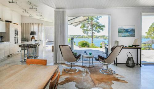 Six-Bedroom Holiday Home
