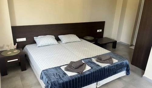 King Studio with Sofa Bed