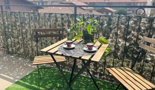 One-Bedroom Apartment with Balcony