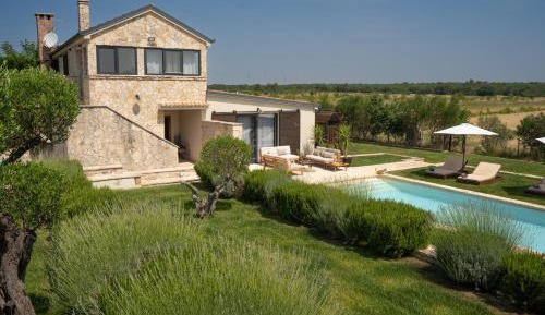 Deluxe Villa