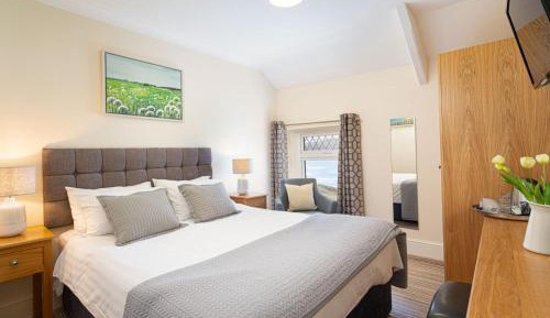 Double or Twin Room with Sea View