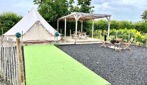 Deluxe Carrowmena Bell Tent