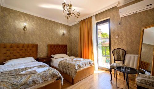 Twin Room with City View