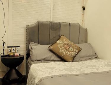 Deluxe Studio