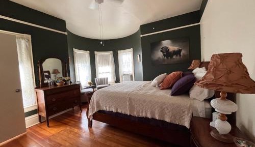 Standard Queen Room