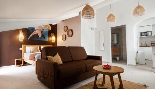 Superior One-Bedroom Apartment with Balcony