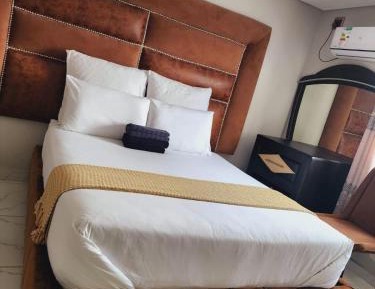 Deluxe King Suite