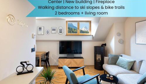 Two-Bedroom Apartment with Mountain View