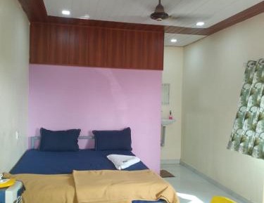 Deluxe Room (2 Adults + 1 Child)