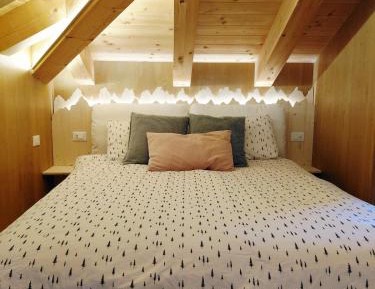 Deluxe One-Bedroom Apartment