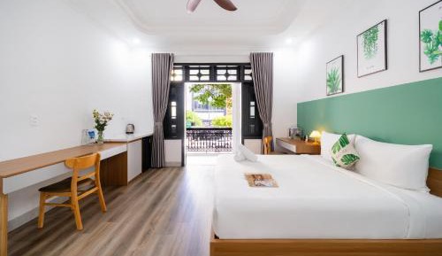 Deluxe Double Room with Balcony