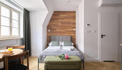 Studio (2 Adults)