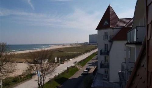 One-Bedroom Apartment with Balcony