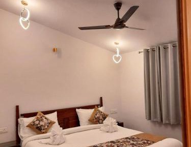 Deluxe Double Room (2 Adults + 1 Child)