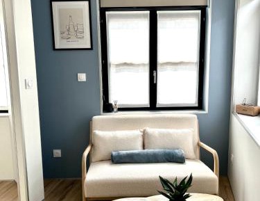 One-Bedroom Apartment with City View