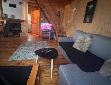Chalet (6 Adults)