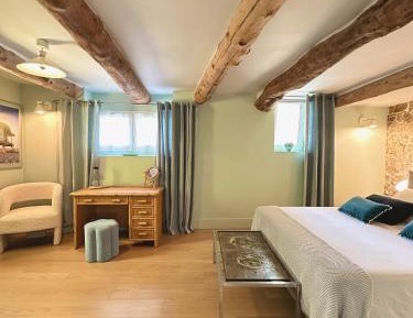 Deluxe Double Room with Bath