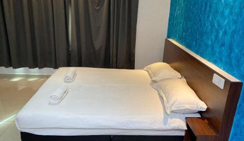 Deluxe Queen Room