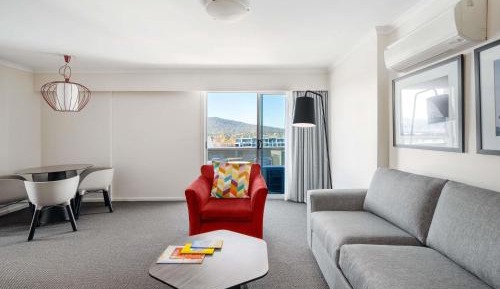 One-Bedroom Apartment with View