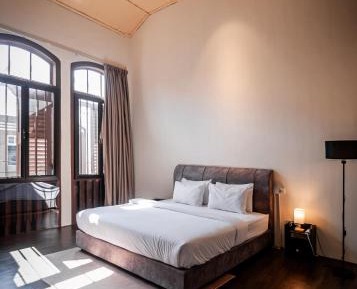 Deluxe King Suite