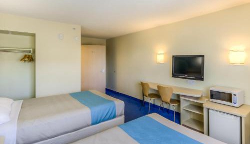 Deluxe Queen Room with Two Queen Beds