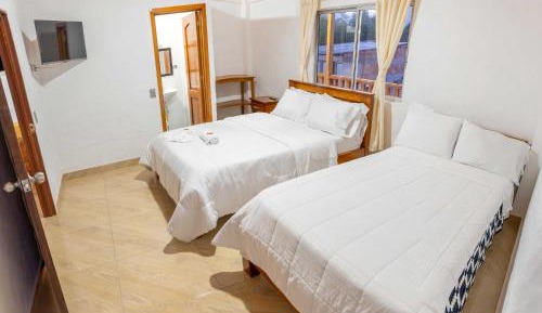 Deluxe Room (2 Adults + 1 Child)