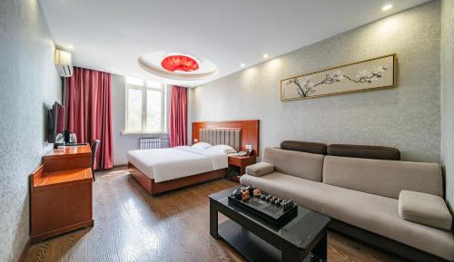 Business Queen Room 