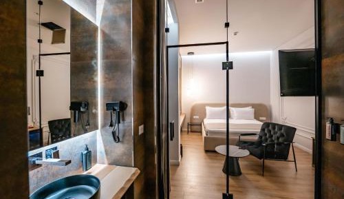 Deluxe Double Room with French Balcony